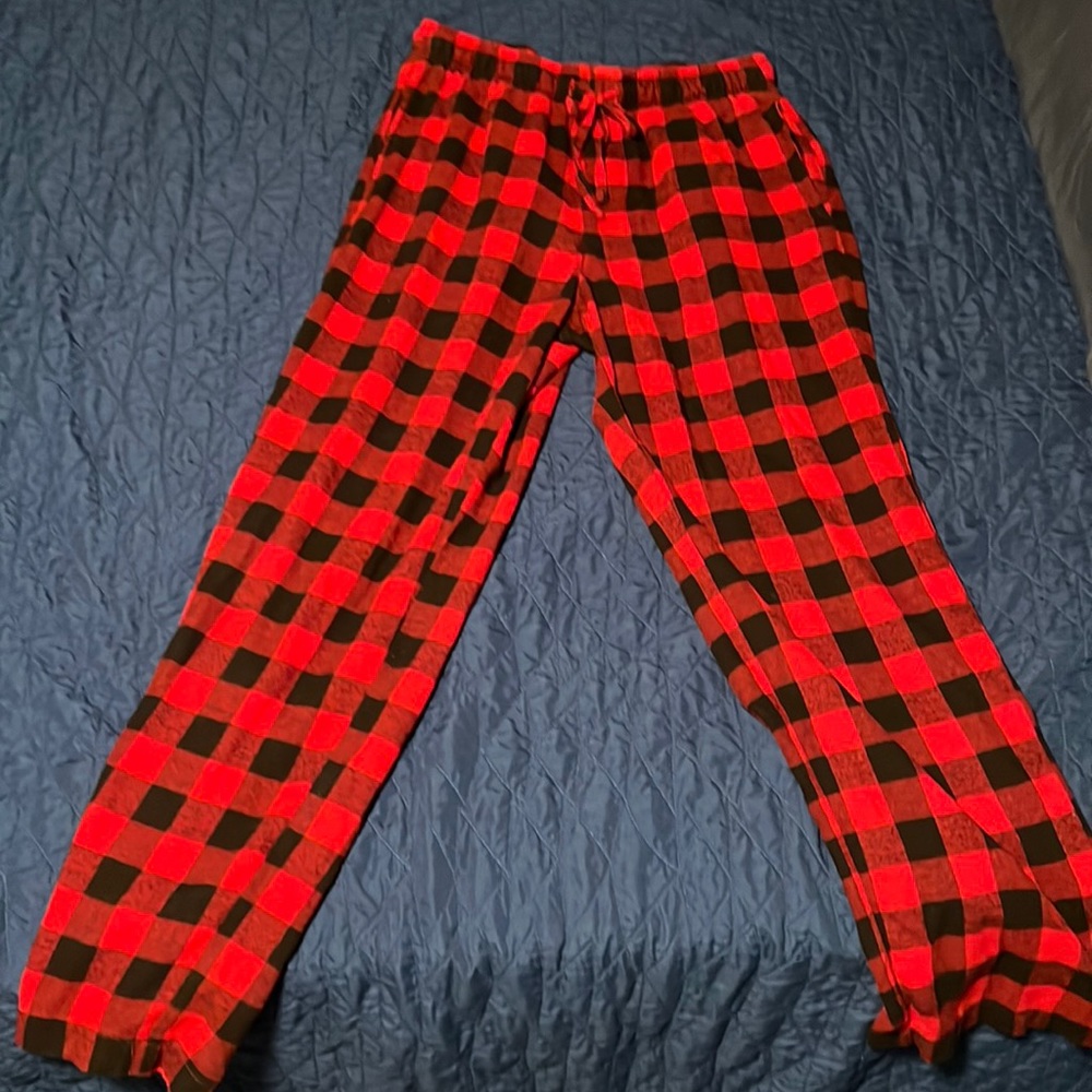 I’m selling some sleep pants.